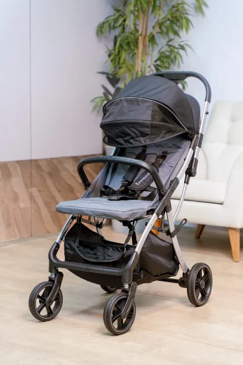 Carrinho Nova Silver Preto — Premium Baby, Passeio